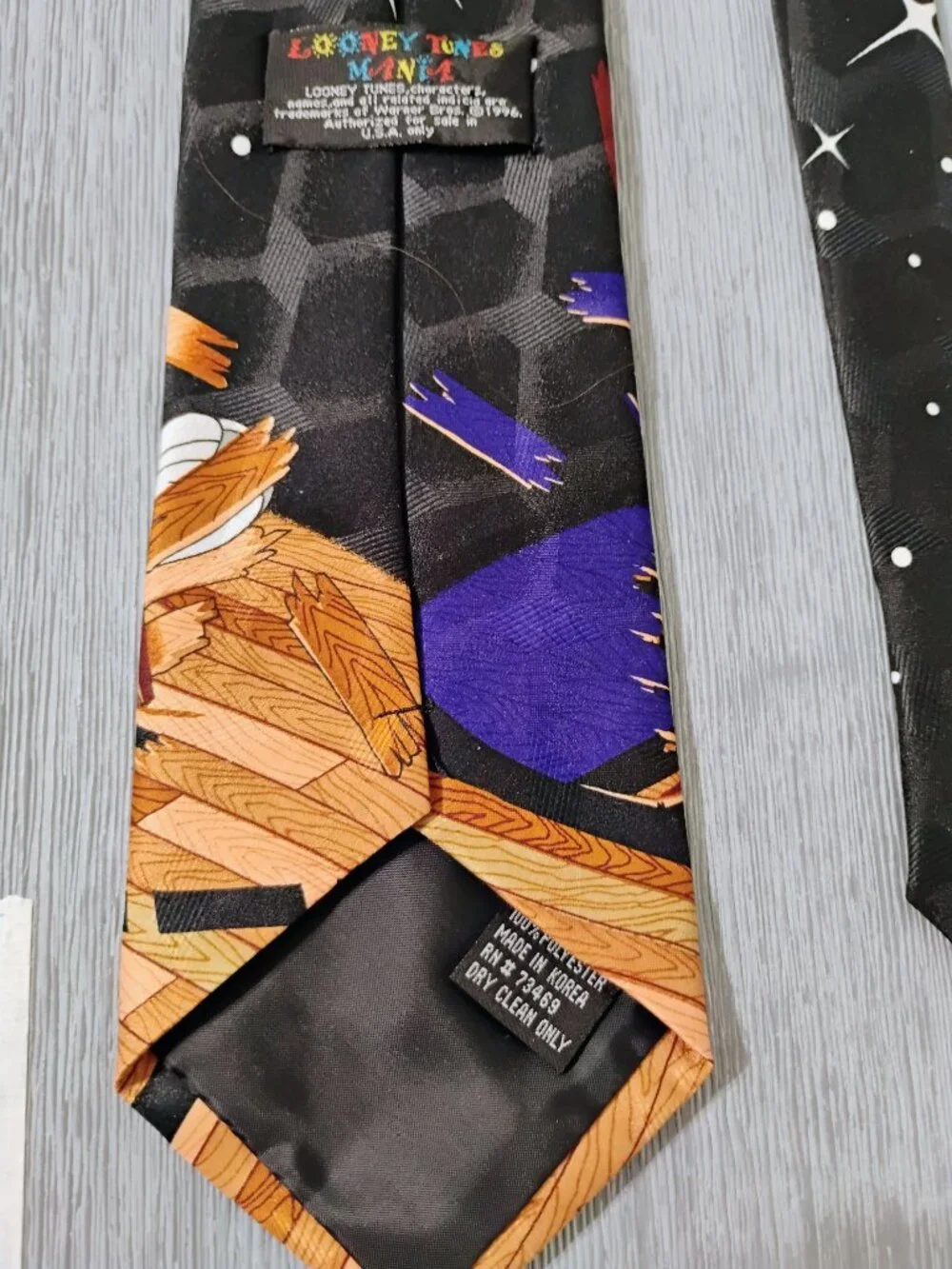 Vintage Looney Tunes Tazmania Mania Neck Tie